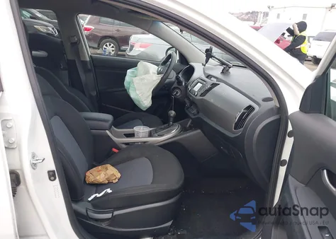 2016 Kia Sportage Lx z USA, uszkodzony, nr VIN KNDPB3AC8G7826048